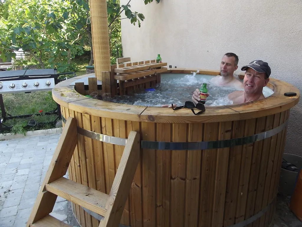 Chambres Et Table D'Hotes Au Brabo Mormoiron Gasthof