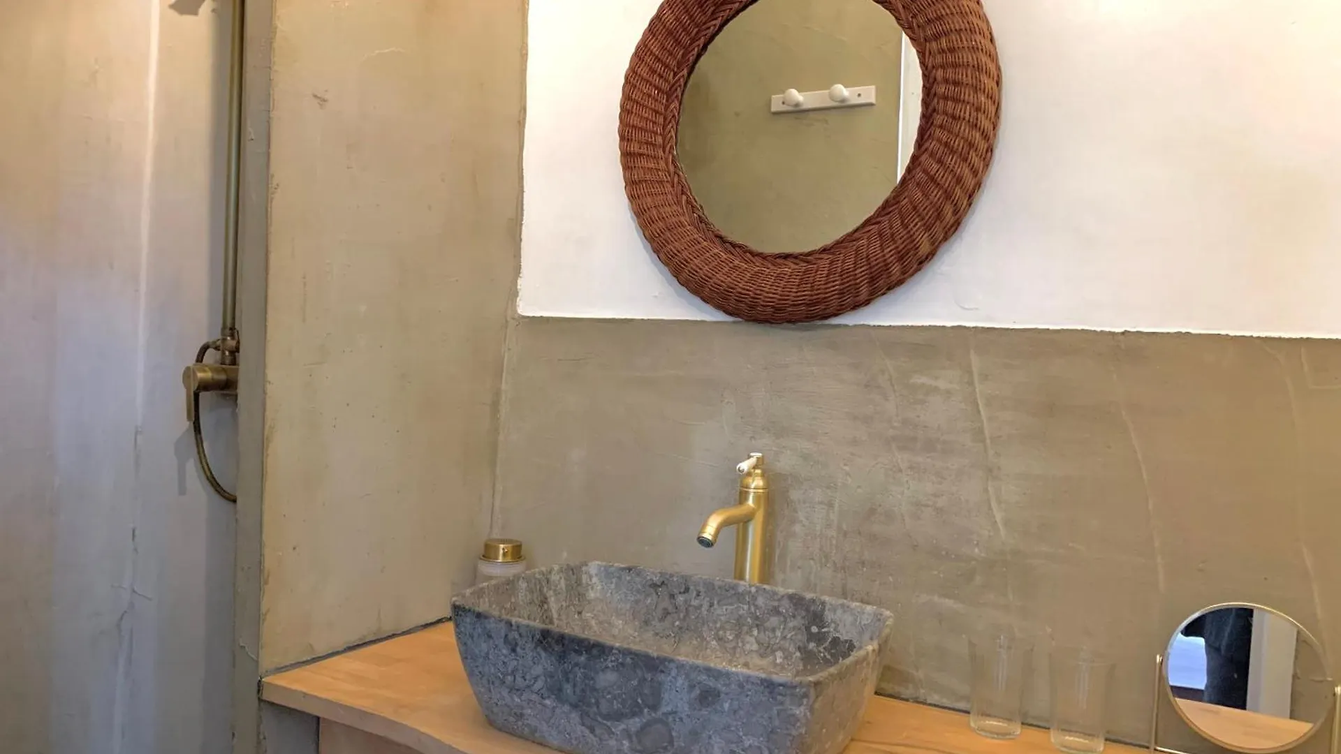 Chambres Et Table D'Hotes Au Brabo Mormoiron Frankreich